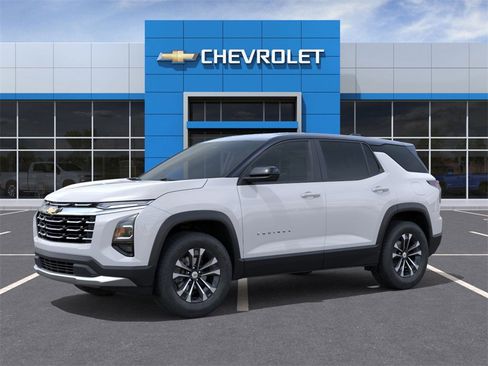 New 2026 Chevrolet Equinox LT w/ Convenience Package II image 2