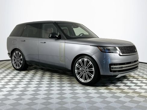 New 2025 Land Rover Range Rover SE image 3