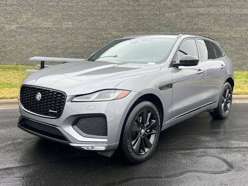Certified 2025 Jaguar F-PACE R-Dynamic S image 2