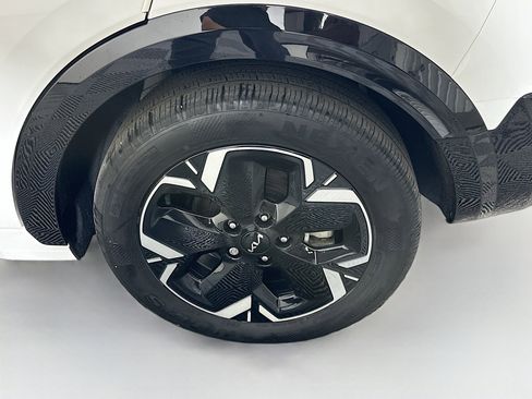 Used 2024 Kia Niro Wind w/ Wind Preserve Package image 11