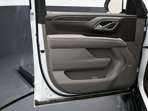 Used 2023 Chevrolet Suburban LT image 41