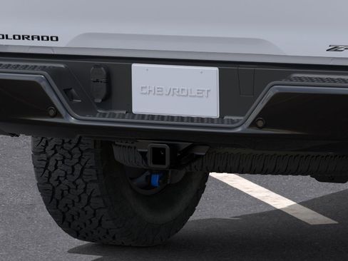 New 2026 Chevrolet Colorado ZR2 w/ Technology Package AWD/4WD image 14