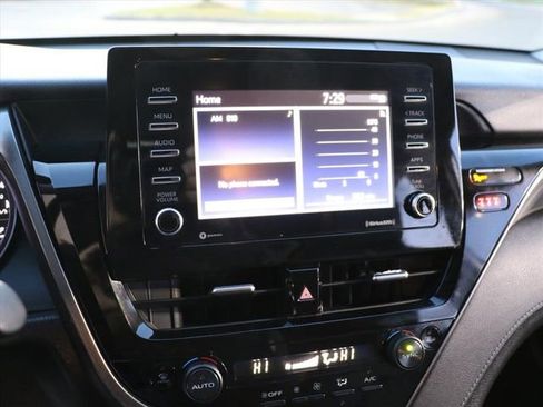 Used 2023 Toyota Camry SE image 21