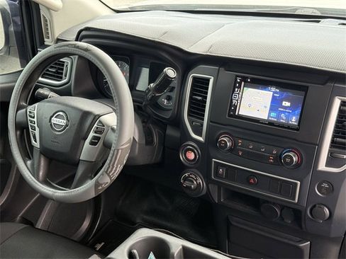 Used 2017 Nissan Titan S image 19