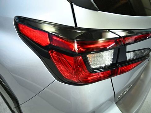 Used 2025 Subaru Crosstrek 2.0i Premium image 12