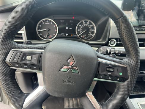 Used 2023 Mitsubishi Outlander SE AWD/4WD image 20