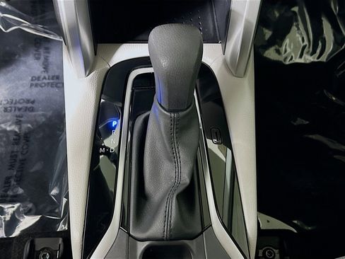 Certified 2025 Toyota Corolla Cross L image 20