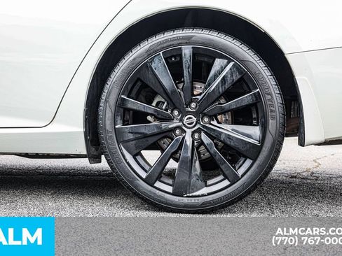 Used 2022 Nissan Altima 2.5 SR w/ Midnight Edition Package FWD image 17
