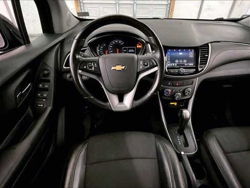 Used 2022 Chevrolet Trax LT w/ Driver Confidence Package AWD/4WD image 5