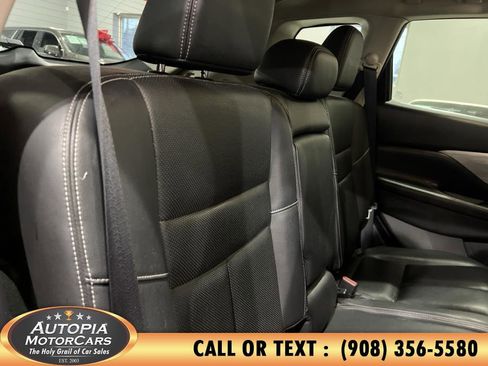 Used 2016 Nissan Murano S image 16