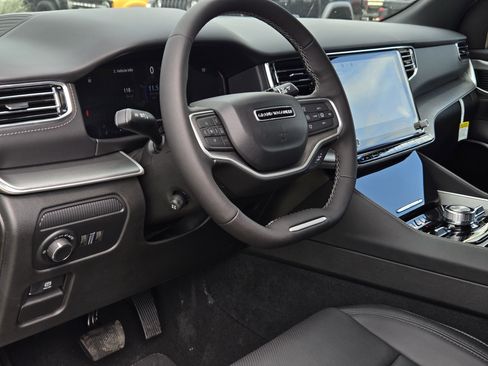 New 2026 Jeep Grand Wagoneer Limited AWD/4WD image 18