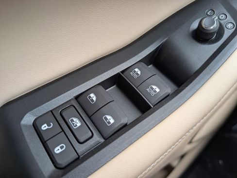 New 2026 Jeep Grand Cherokee Limited w/ Limited Altitude Package image 37