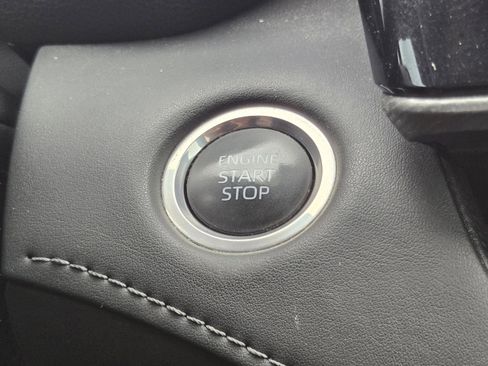 Used 2024 Toyota Highlander Platinum FWD image 16