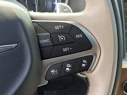 Used 2016 Chrysler 300 C Platinum w/ Safetytec Plus Group AWD/4WD image 24