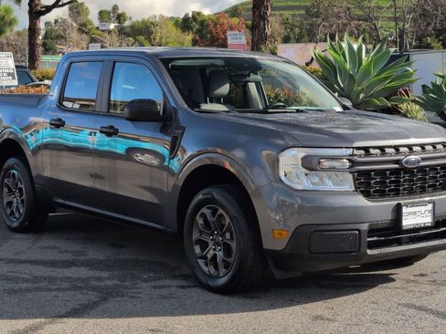 Used 2023 Ford Maverick XLT image 3