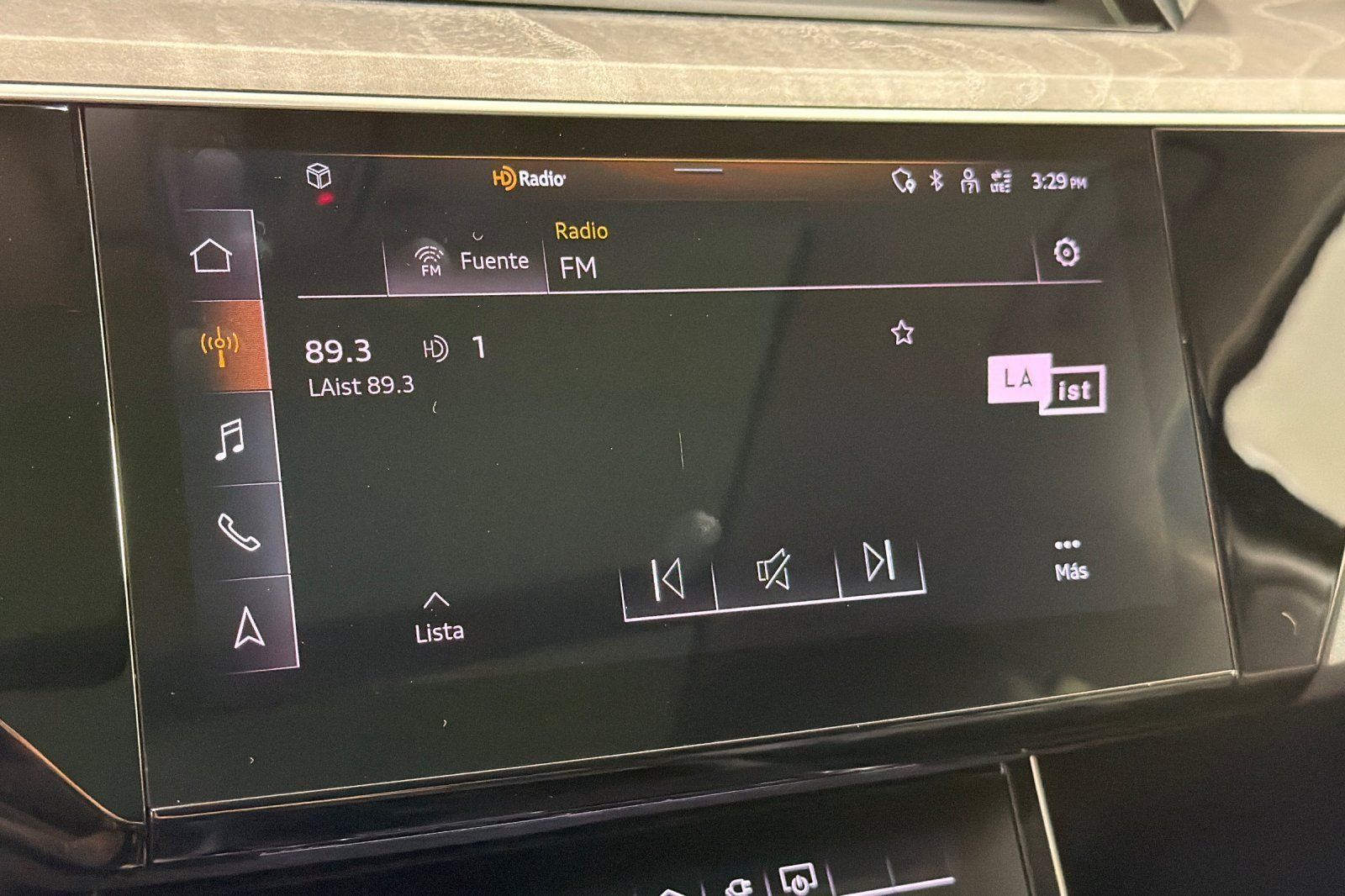 Used 2024 Audi Q8 e-tron Premium AWD/4WD image 17
