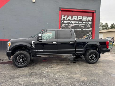 Used 2017 Ford F350 Platinum w/ Platinum Ultimate Package image 9