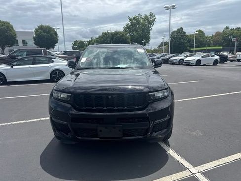 Used 2023 Jeep Grand Cherokee L Limited w/ Luxury Tech Group II AWD/4WD image 10
