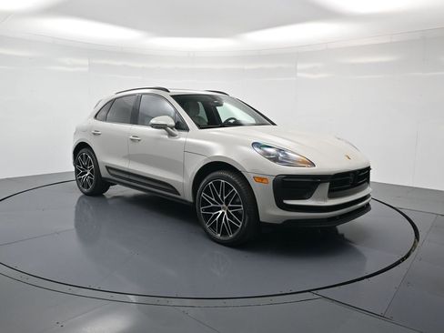 Used 2026 Porsche Macan image 32