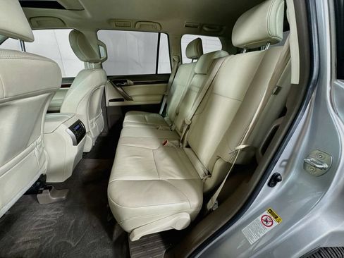 Used 2018 Lexus GX 460 Premium w/ Premium Package AWD/4WD image 32