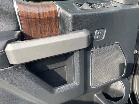 Used 2017 Ford F250 Platinum w/ Platinum Ultimate Package image 12