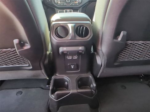 Used 2026 Jeep Wrangler Unlimited Rubicon AWD/4WD image 33