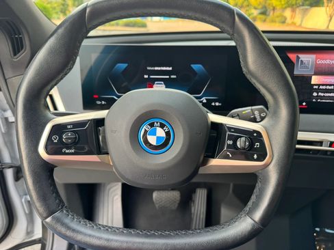 Used 2023 BMW iX xDrive50 w/ Sport Package AWD/4WD image 29