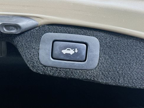 Used 2010 Lexus LS 460 RWD image 30