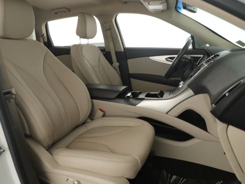 Used 2020 Lincoln Nautilus FWD w/ Equipment Group 101A image 22