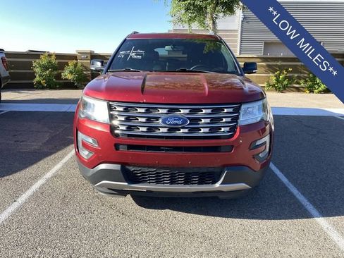 Used 2017 Ford Explorer XLT w/ Equipment Group 202A AWD/4WD image 7
