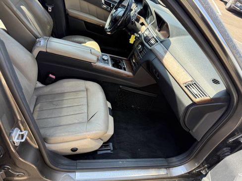 Used 2011 Mercedes-Benz E 550 4MATIC Sedan w/ Premium 2 Pkg image 14