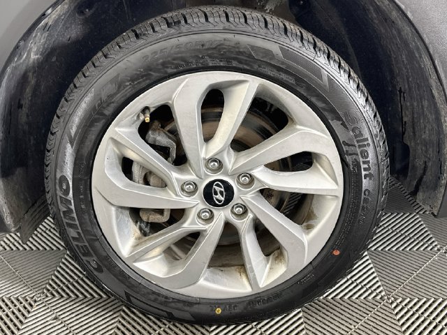 Used 2017 Hyundai Tucson SE w/ SE Popular Package 02 AWD/4WD image 34