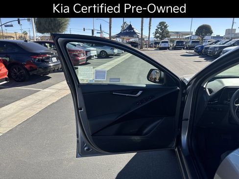 Certified 2025 Kia Niro LX image 11
