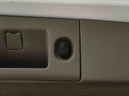 Used 2016 Chevrolet Tahoe LT RWD image 41