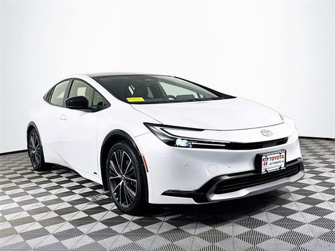 Certified 2024 Toyota Prius XLE image 10