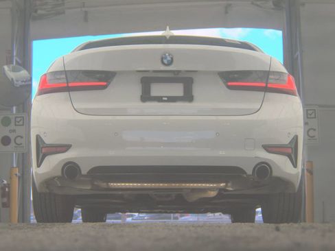 Used 2019 BMW 330i Sedan w/ Convenience Package RWD image 10