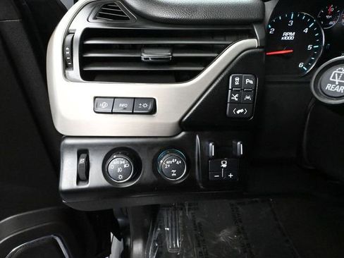 Used 2017 GMC Yukon Denali image 36