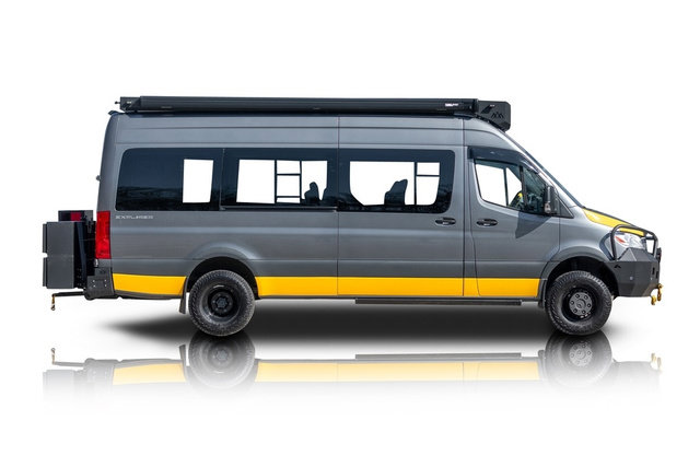 Used 2022 Mercedes-Benz Sprinter 3500 image 2