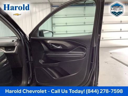 Used 2024 GMC Terrain SLE image 10