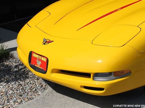 Used 2004 Chevrolet Corvette Convertible w/ Preferred Equipment Group RWD image 10