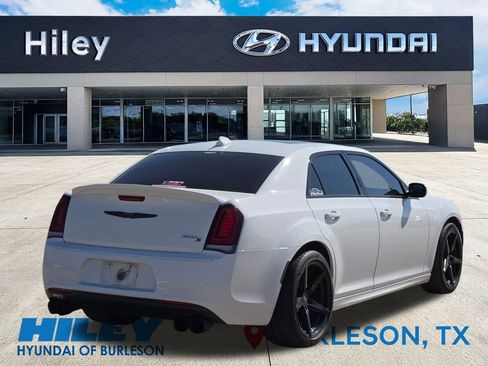 Used 2019 Chrysler 300 S w/ S Model Appearance Package image 4