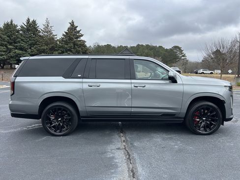 Used 2023 Cadillac Escalade ESV Sport Platinum w/ LPO, ONYX Package image 27