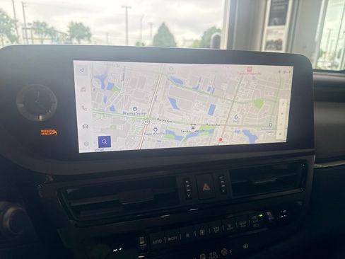 Used 2025 Lexus ES 300h w/ Accessory Package (Z1) FWD image 8