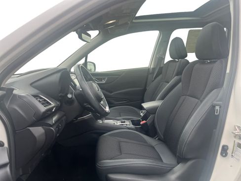 Used 2023 Subaru Forester Premium AWD/4WD image 9