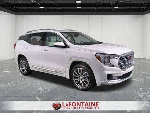 Certified 2022 GMC Terrain Denali w/ Denali Premium Package image 2
