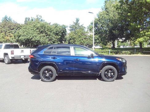 Used 2020 Toyota RAV4 XSE AWD/4WD image 6