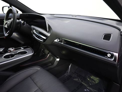 New 2025 Cadillac Lyriq Sport w/ LPO, Floor Liner Package AWD/4WD image 15