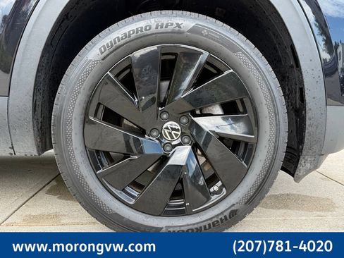 Used 2024 Volkswagen Atlas Cross Sport SE w/ Panoramic Sunroof Package AWD/4WD image 8