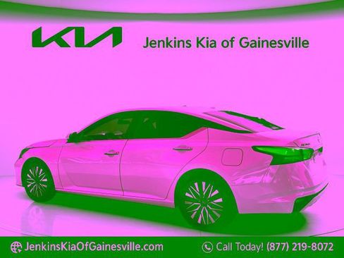 Used 2023 Nissan Altima 2.5 SV FWD image 5