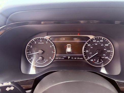 Used 2024 Nissan Pathfinder SL AWD/4WD image 18